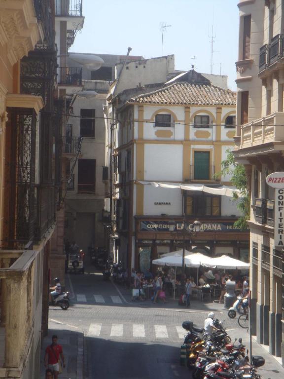 Hostal Union Campana Sevilla Bagian luar foto