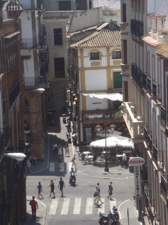 Hostal Union Campana Sevilla Bagian luar foto