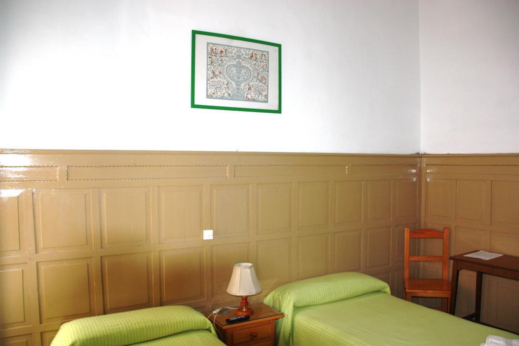 Hostal Union Campana Sevilla Bagian luar foto
