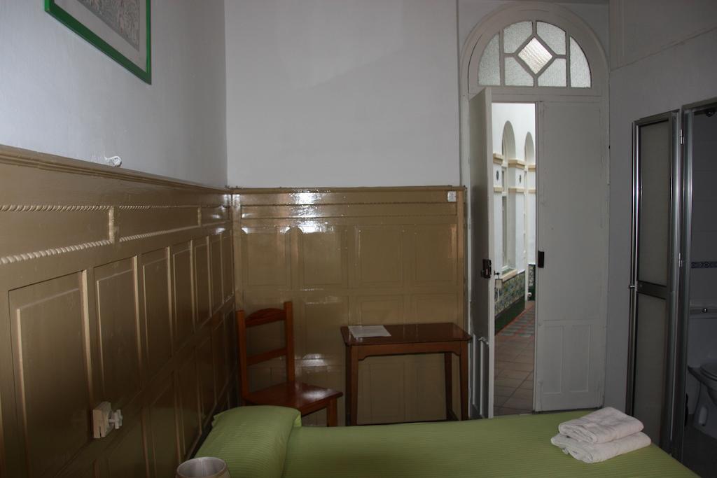 Hostal Union Campana Sevilla Bagian luar foto