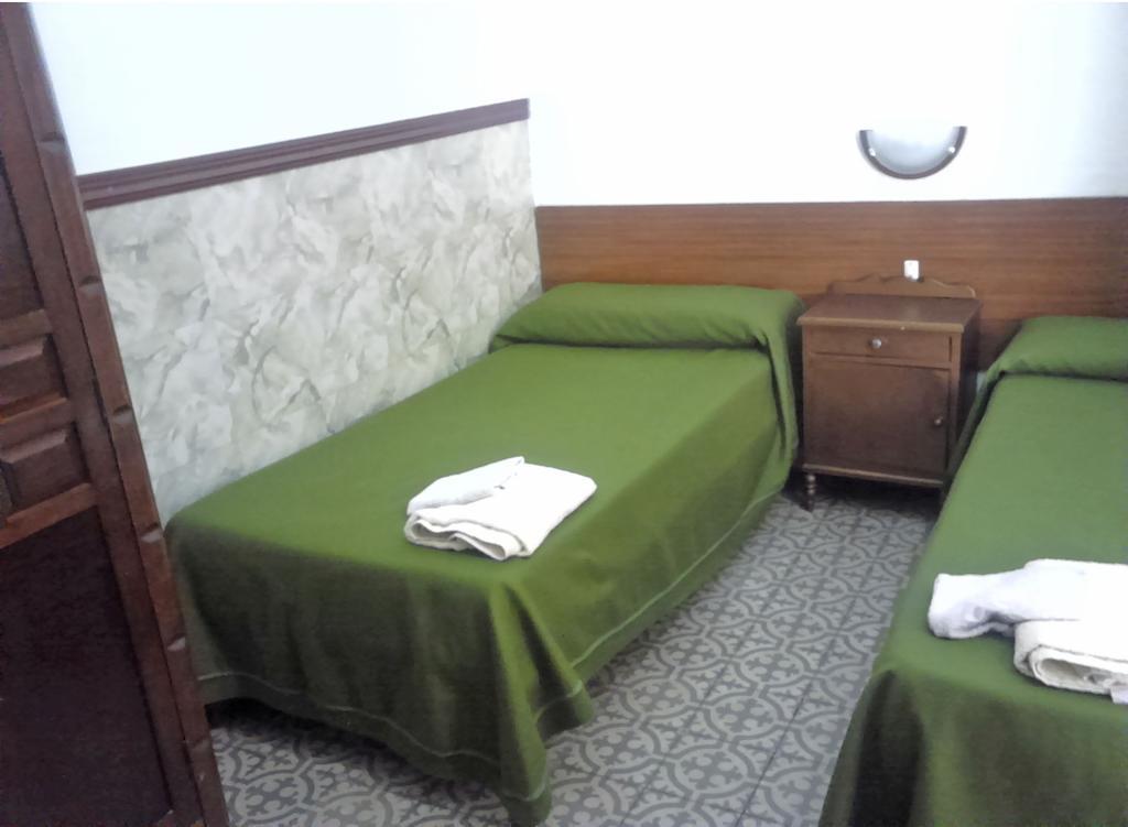 Hostal Union Campana Sevilla Ruang foto